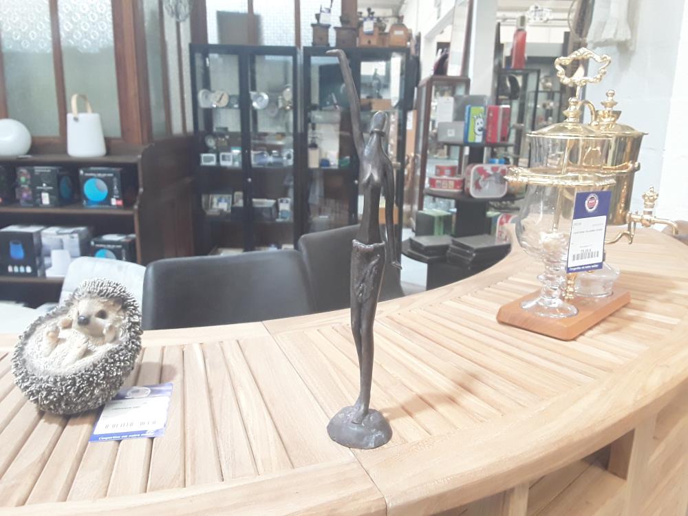 STATUETTE AFRICAINE EN BRONZE