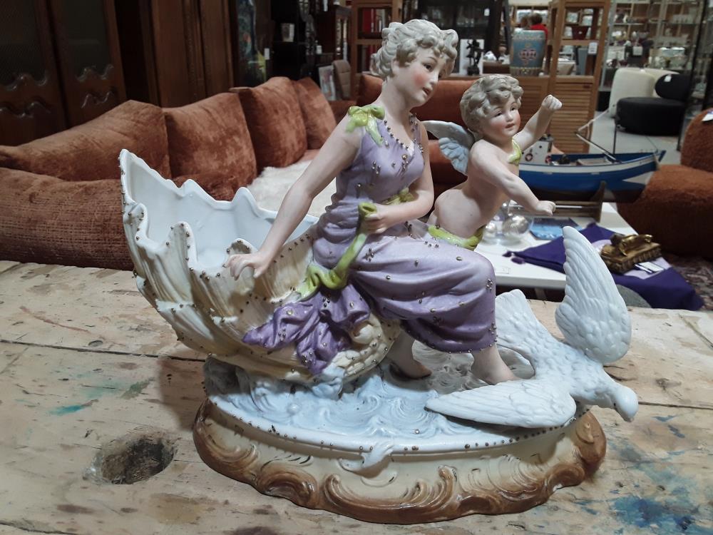 VASQUE COLOMBE PORCELAINE 