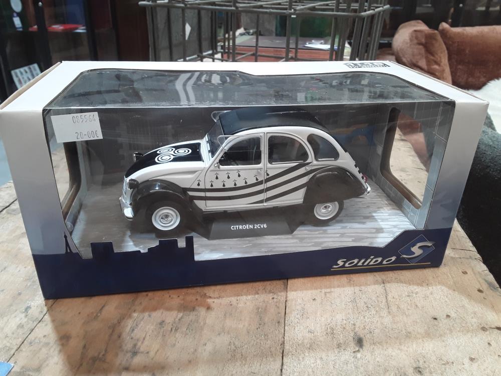 VOITURE 2CV CITROEN SOLIDO