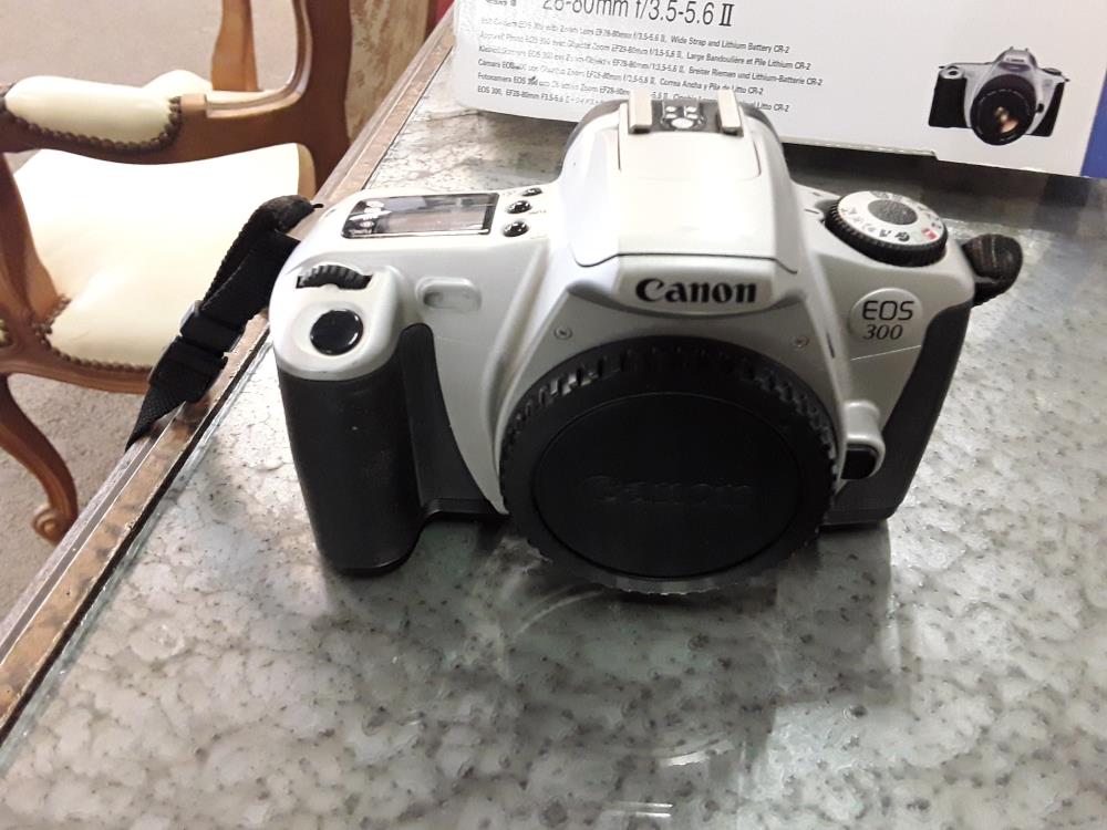 BOITIER CANON EOS 300