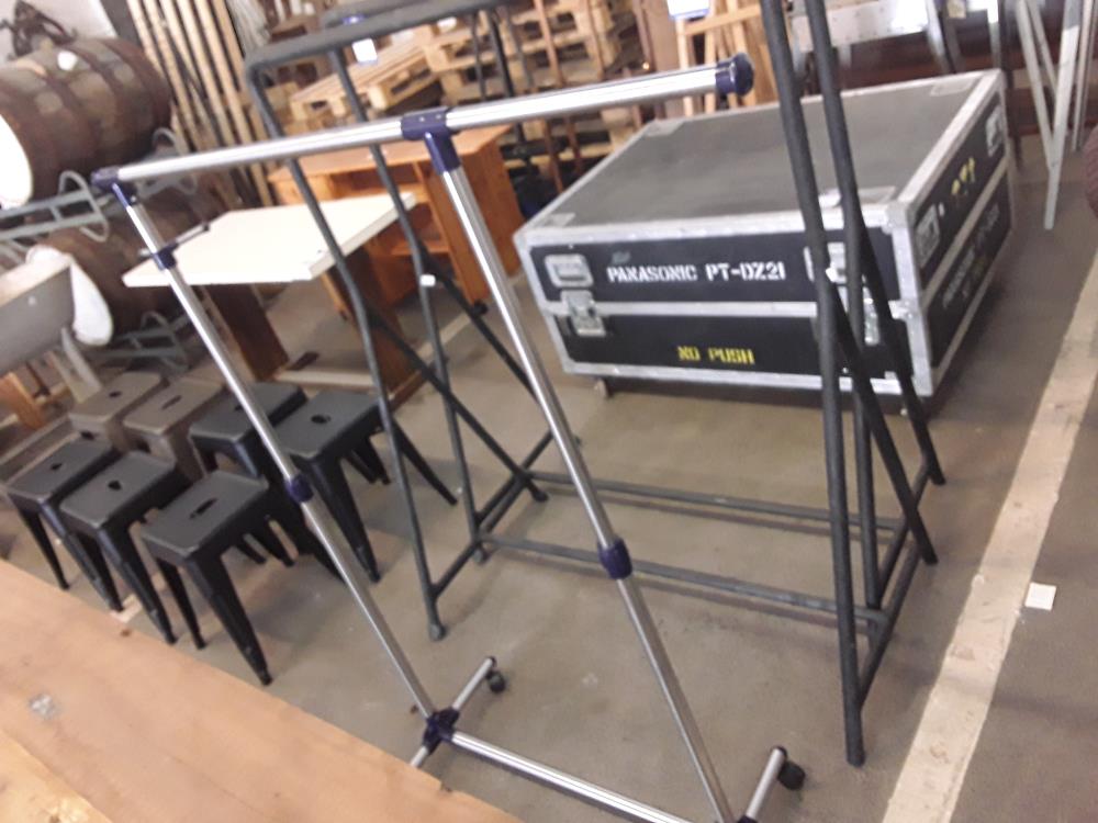 TRIANGLE TUBE CHROMÉ 