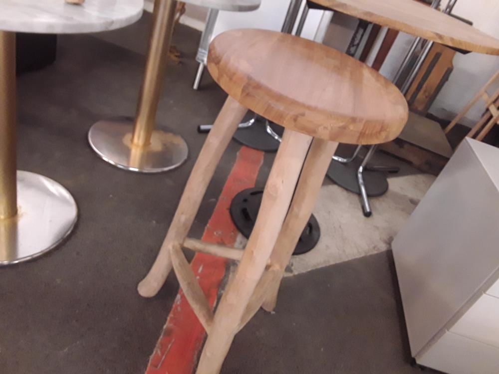 TABOURET EN BOIS 