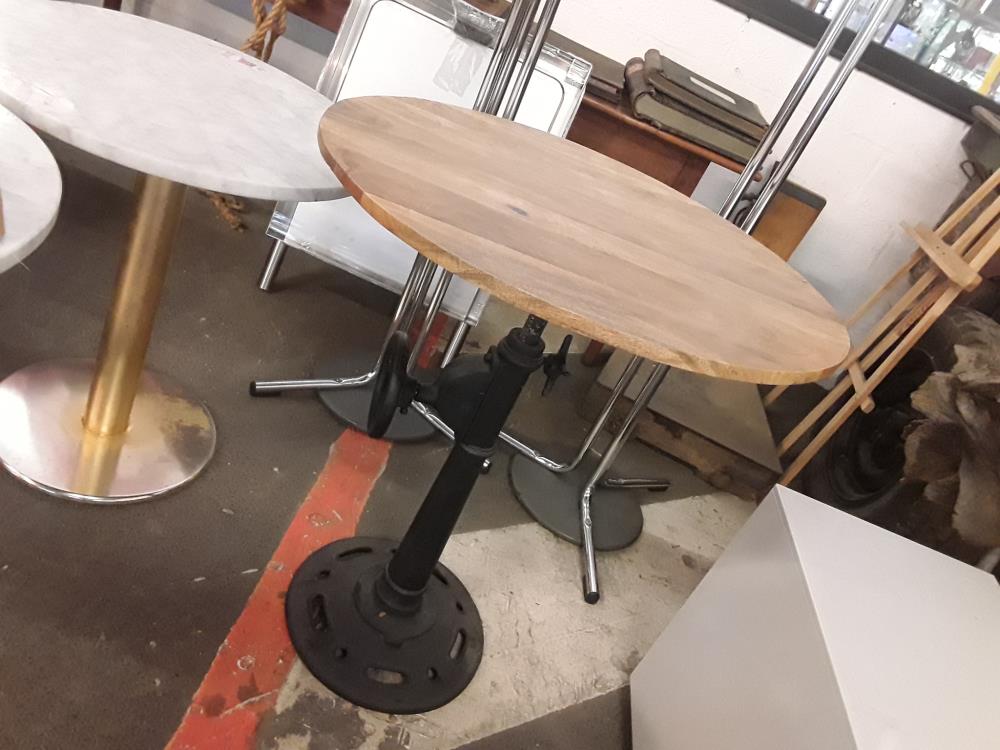 TABLE RONDE PIED METAL 