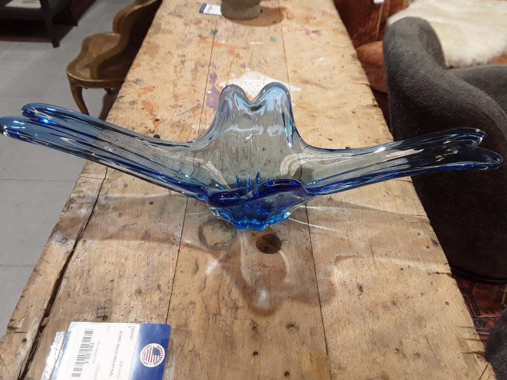 CENTRE DE TABLE ÉTIRÉ BLEU