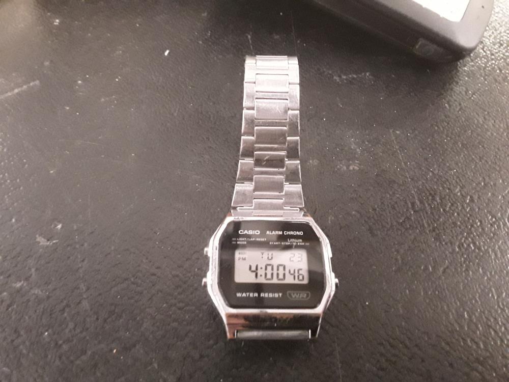 MONTRE CASIO ANNEE 80