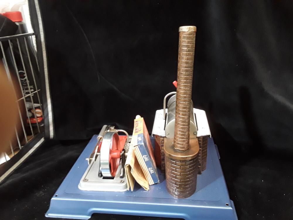 MACHINE À VAPEUR 