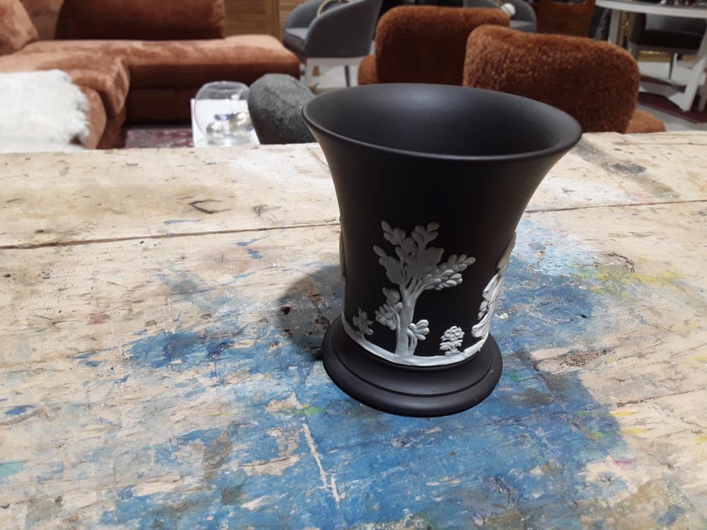 COUPE NOIRE  WEDWOOD PM