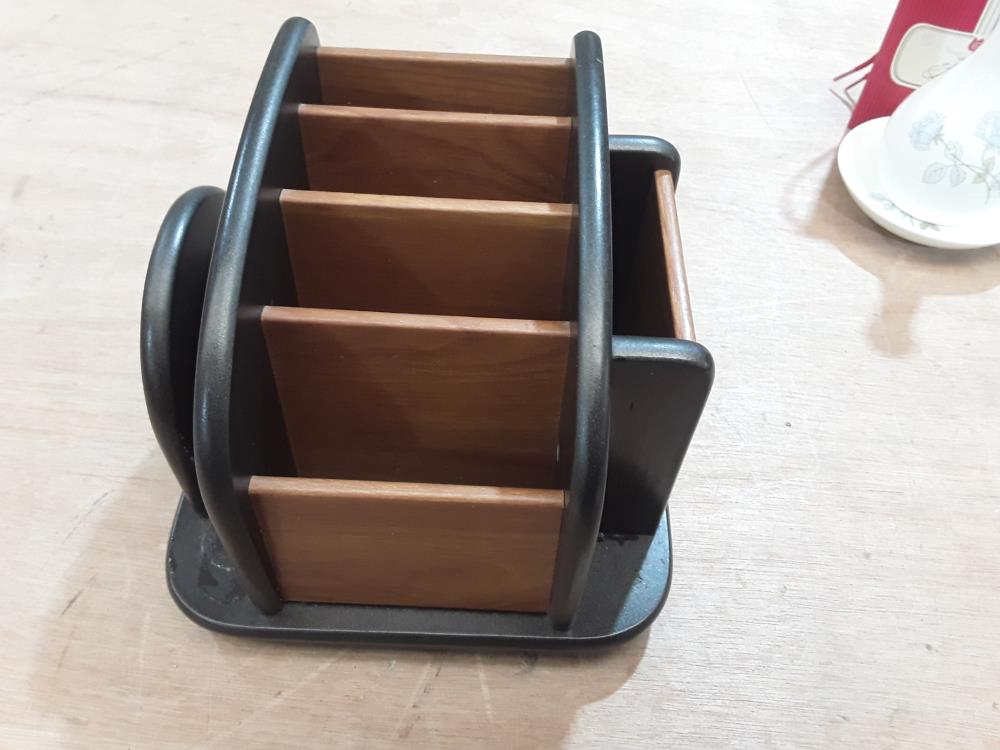 PORTE PLUME DE  BUREAU