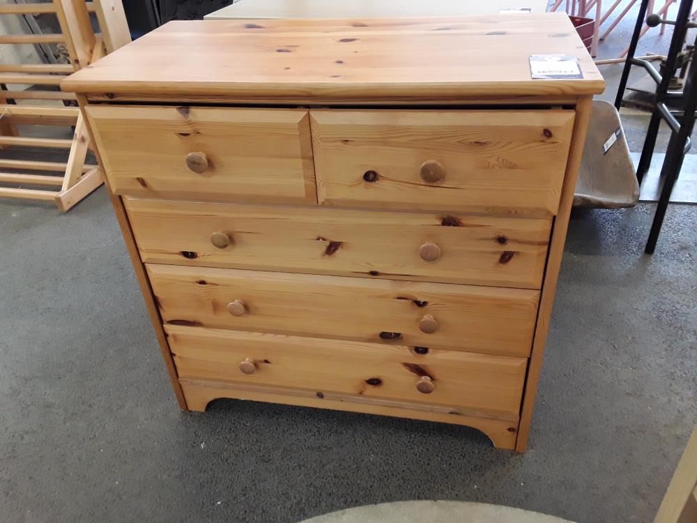 COMMODE EN PIN 5 TIROIRS 