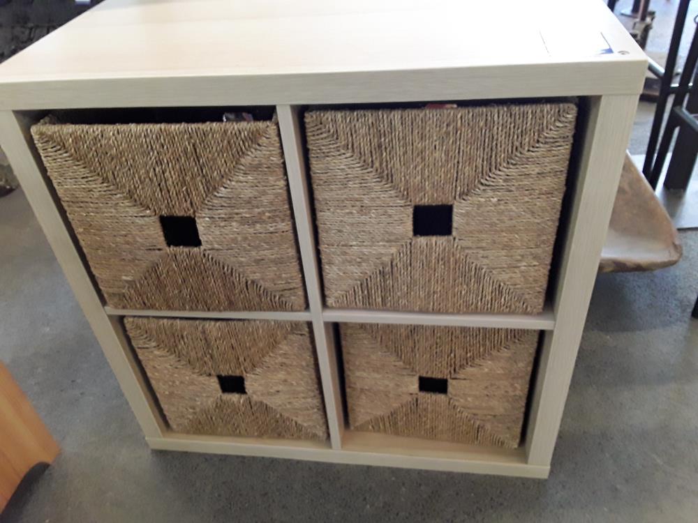 COMMODE 4 PANIERS EN OSIER 