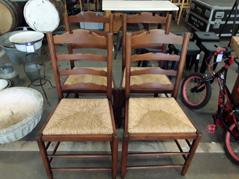 SERIE DE 4 CHAISES EN CHENE DE CUISINE 