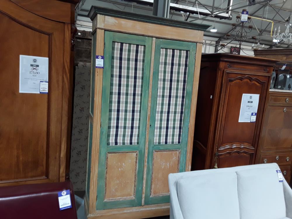 ARMOIRE BOIS NATUREL ET PATINE VERTE