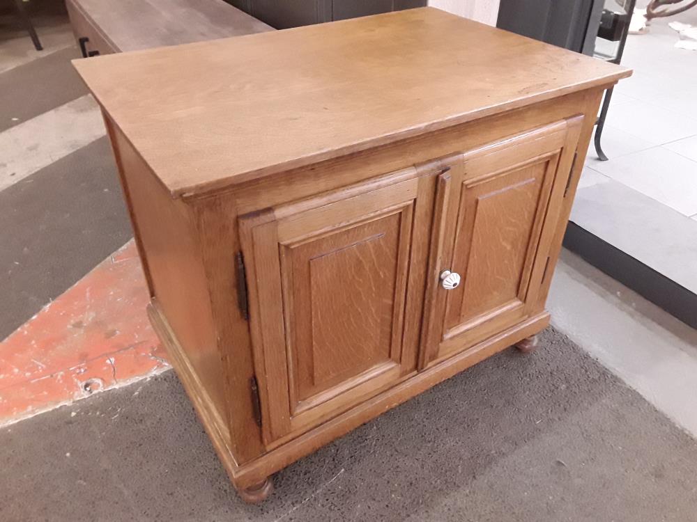 MEUBLE BAS EN CHENE 2 PORTES 