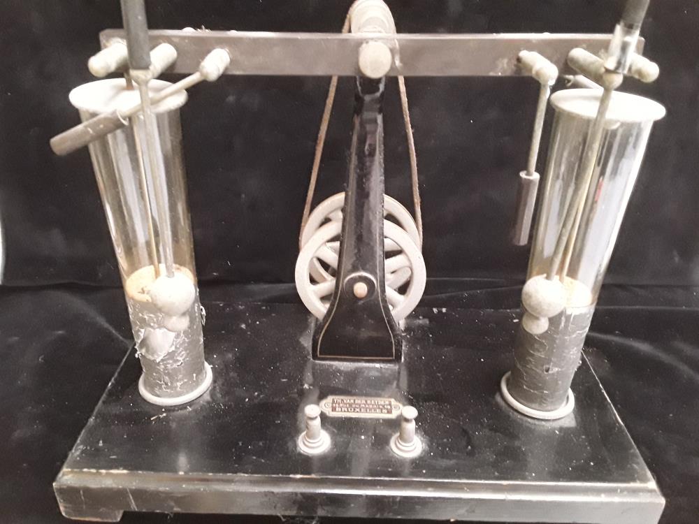 INSTRUMENT SCIENTIFIQUE :MACHINE DE WIMSHURST