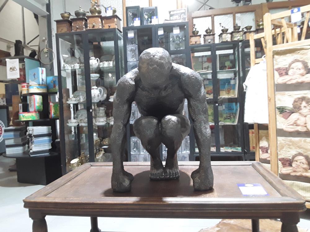 SCULPTURE MODERNE L'HOMME EN EXERCICE