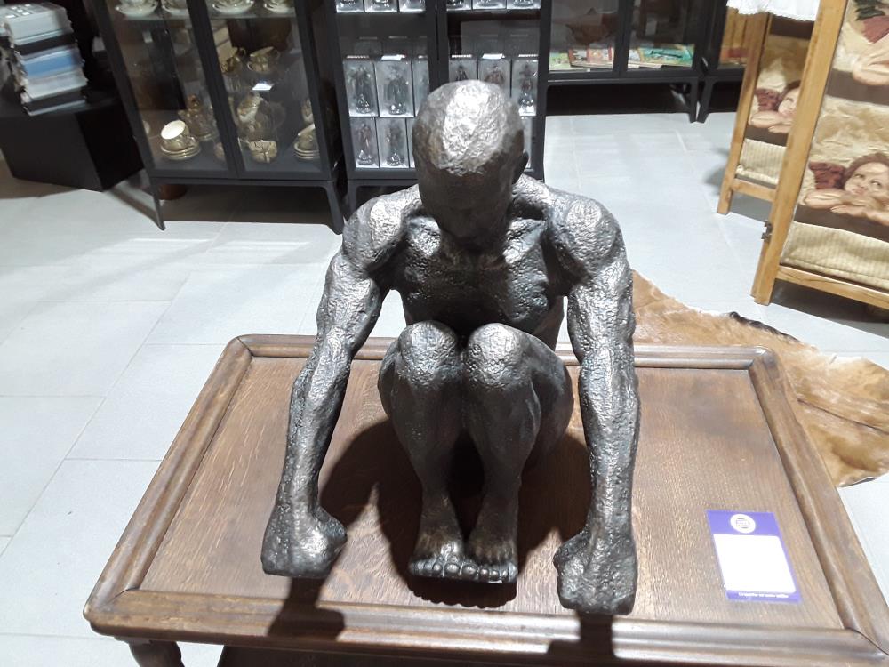 SCULPTURE MODERNE L'HOMME EN EXERCICE