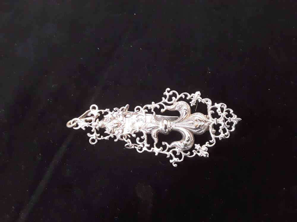 ATTACHE DE CEINTURE FLEUR DE LYS 