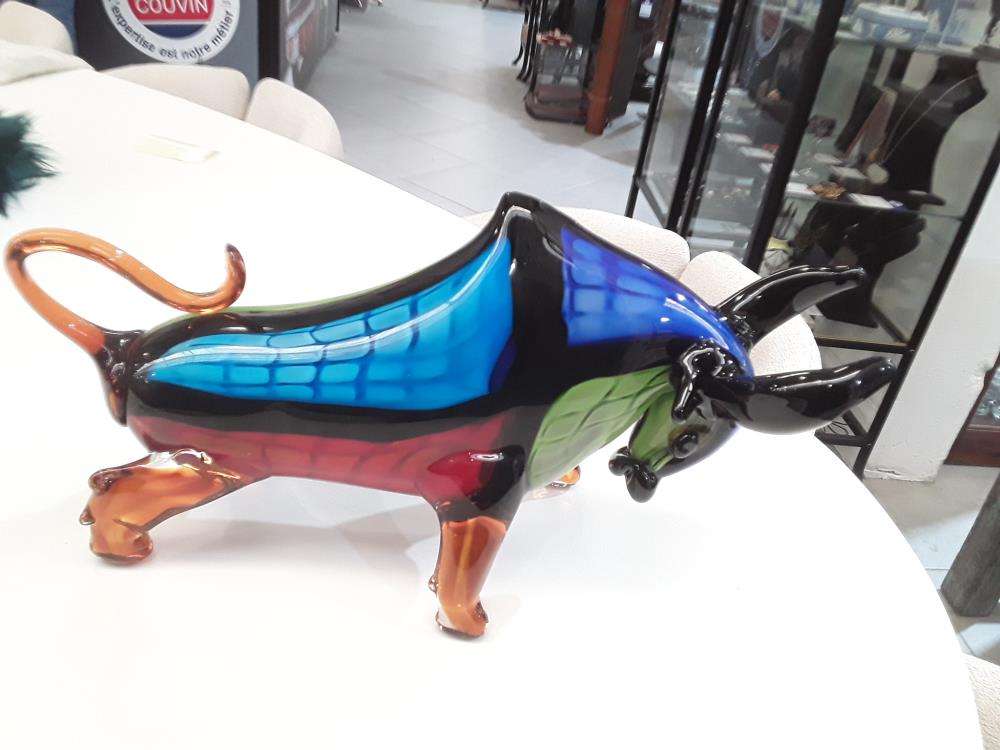 SCULPTURE EN VERRE DE ST MURANO TAUREAU MULTI COULEURS  