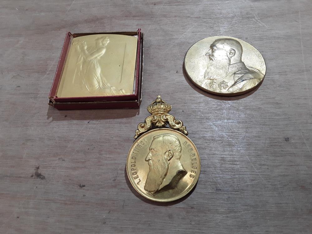 LOT 3 MÉDAILLES