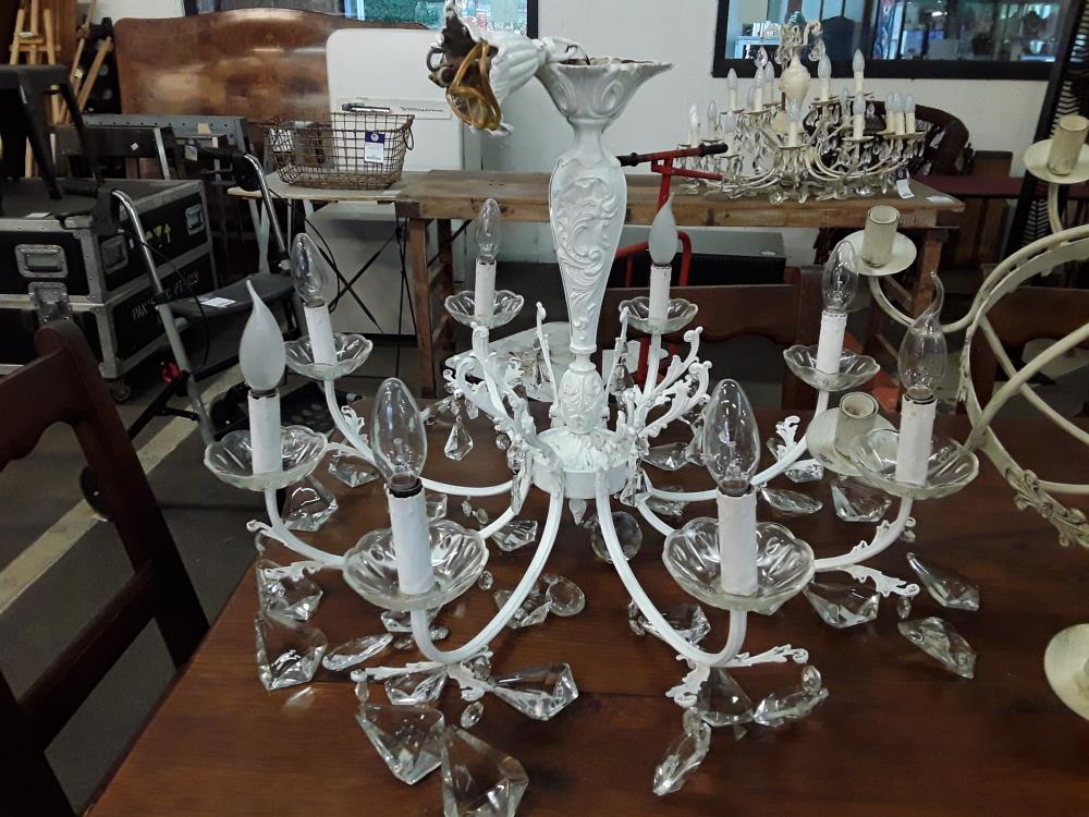 LUSTRE PATINÉ SHABBY CHIC AVEC BRELOQUES 