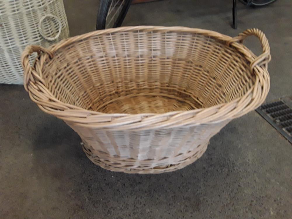 PANIER À LINGE EN OSIER ANCIEN