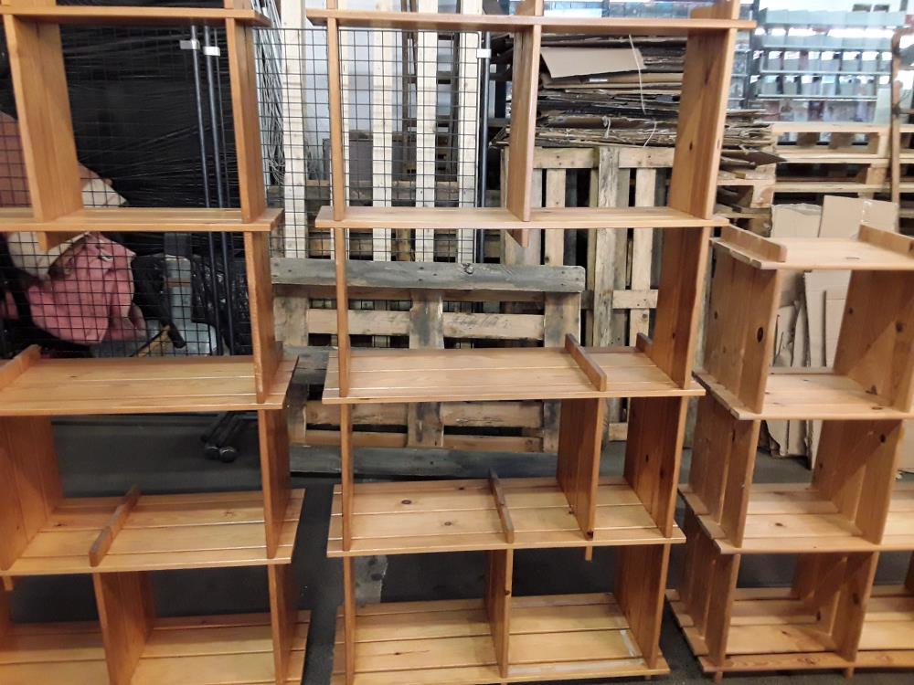 ETAGERE EN PIN ANNEE 80
