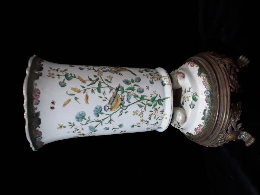 VASE PIED BRONZE