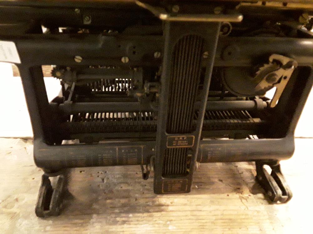 MACHINE A ECRIRE CONTINENTAL ANNÉE 30