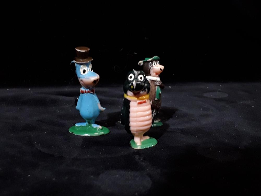 LOT PERSONNAGES ALFY GATOR SNOOPER YOGI L'OURS TV TINYKINS