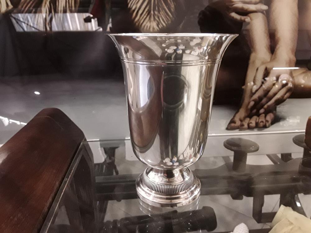 VASE METAL ARGENTÉ 