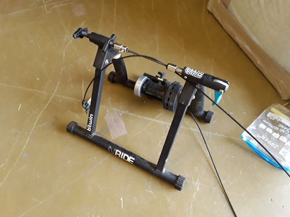 HOME TRAINER BTWIN