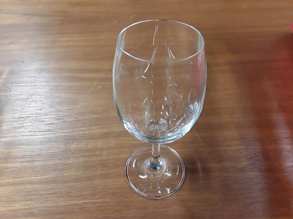 VERRE À VIN