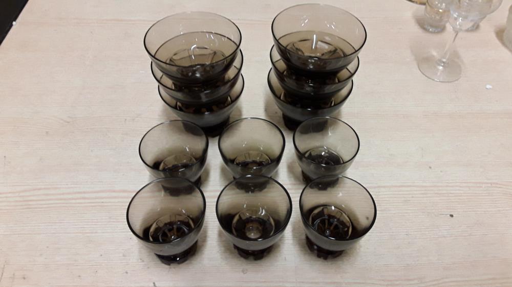 LOT DE 12 VERRES