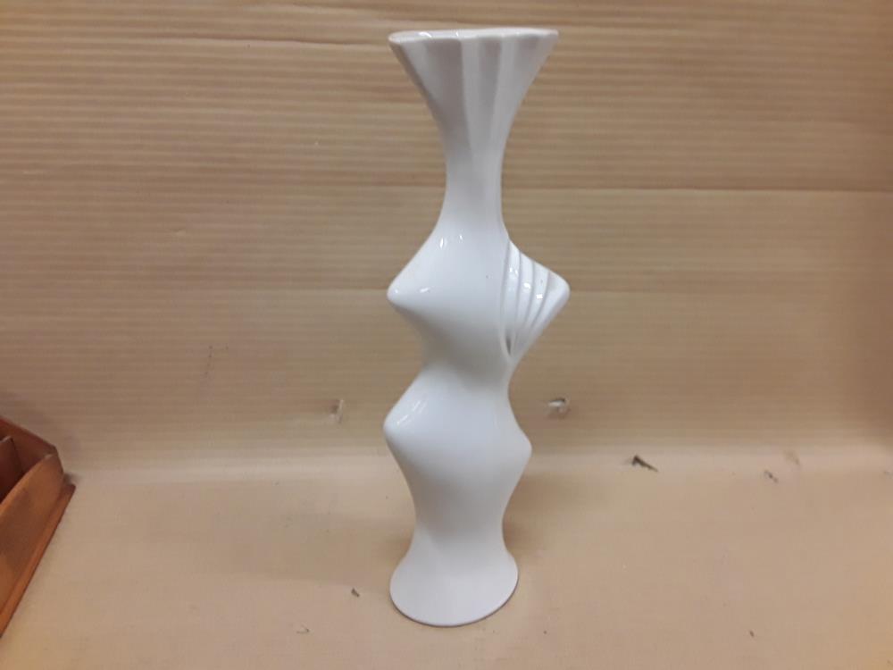 VASE BLANC