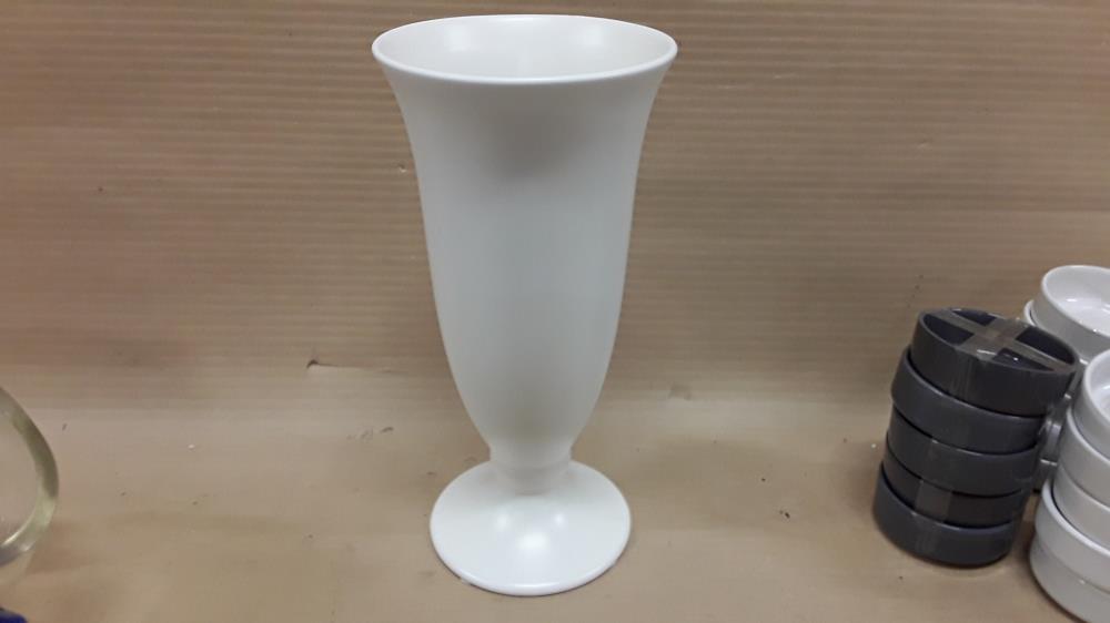 VASE BLANC