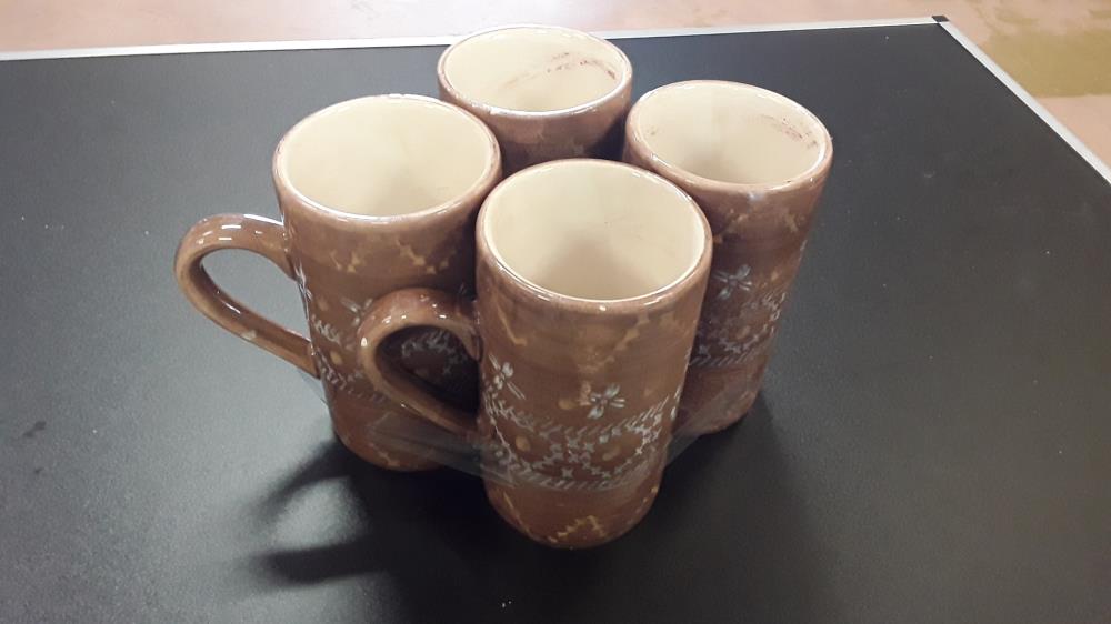 LOT DE 4 TASSES