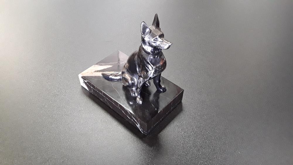 STATUETTE CHIEN