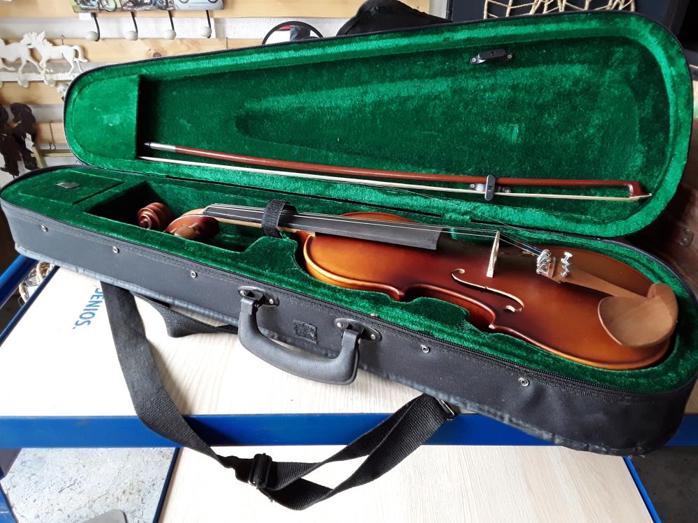 VIOLON EN L ETAT