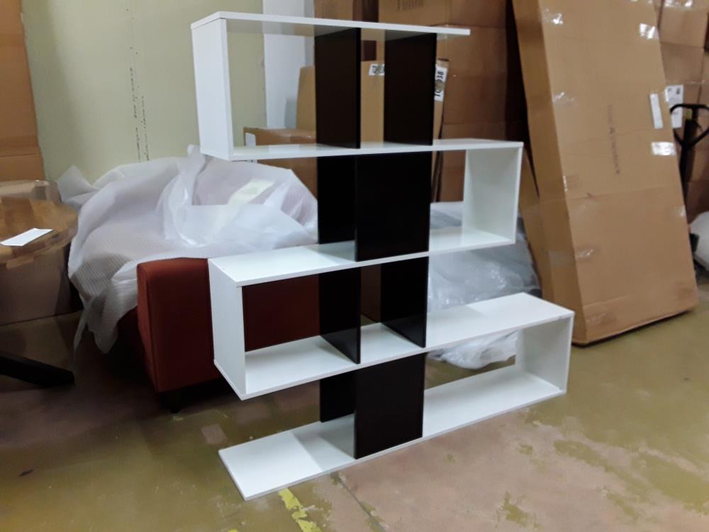 ETAGERE NOIRE ET BLANCHE