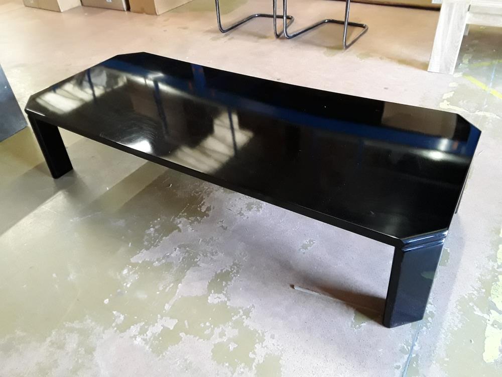 TABLE BASSE LAQUE NOIR 1M60