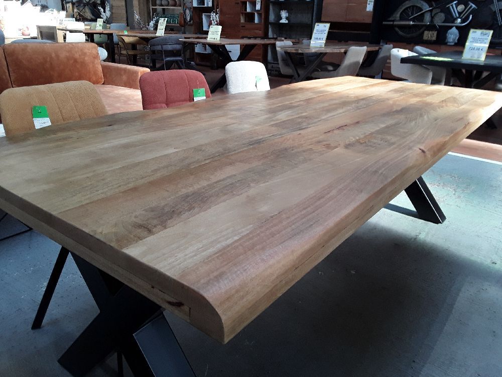 TABLE EN MANGUIER LIVE EDGE 300/100 PIEDS X 