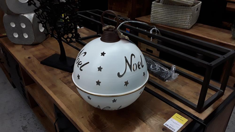 BOULE DE NOEL BLANCHE 