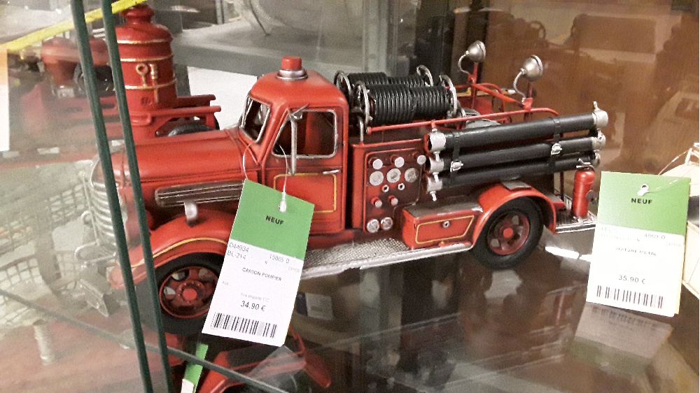 CAMION POMPIER 