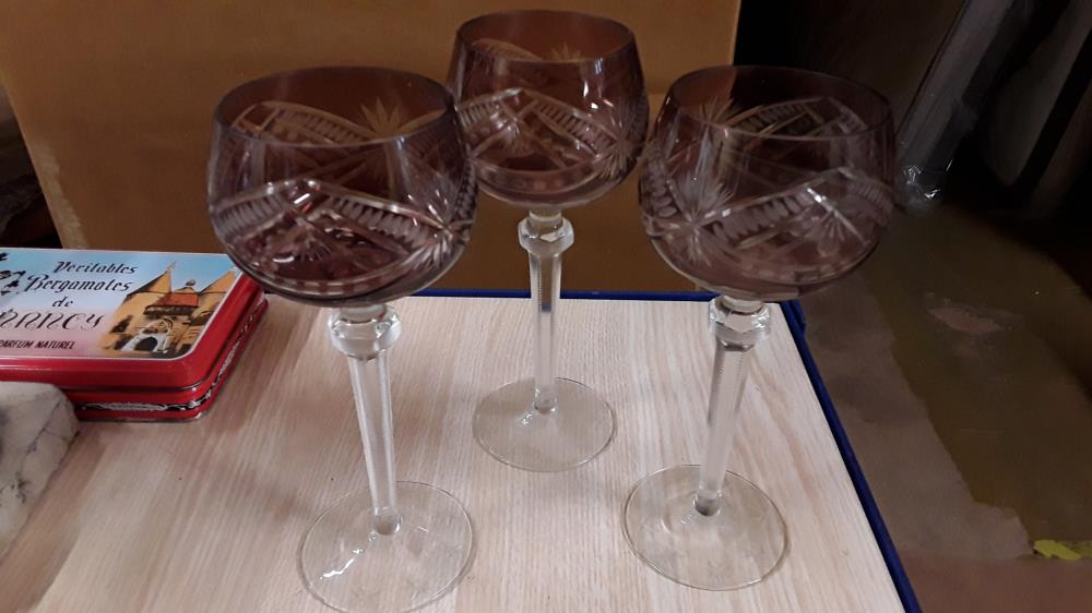 LOT DE 3 VERRES CRISTAL EN L'ETAT 