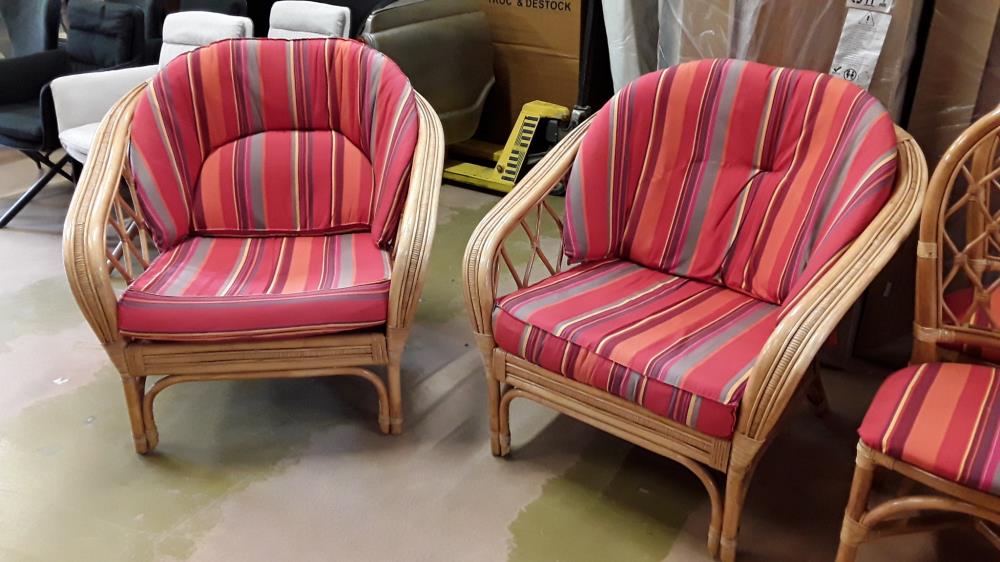 PAIRE DE FAUTEUILS ROTIN