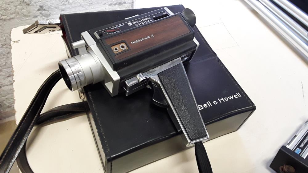 CAMERA VINTAGE BELL & HOWELL