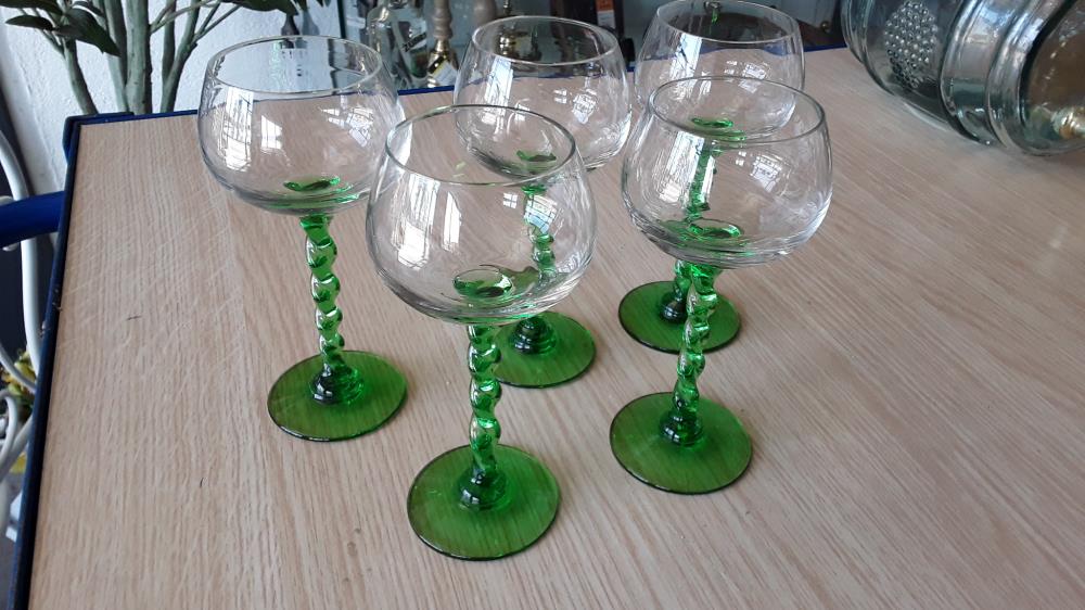 LOT DE 5 VERRES PIED TORSADE