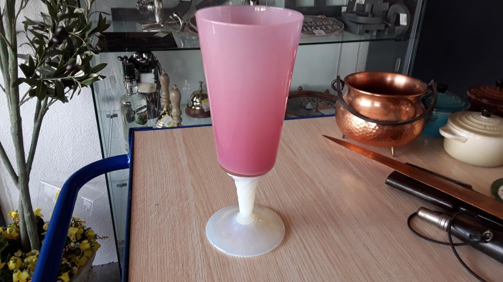 VASE ROSE