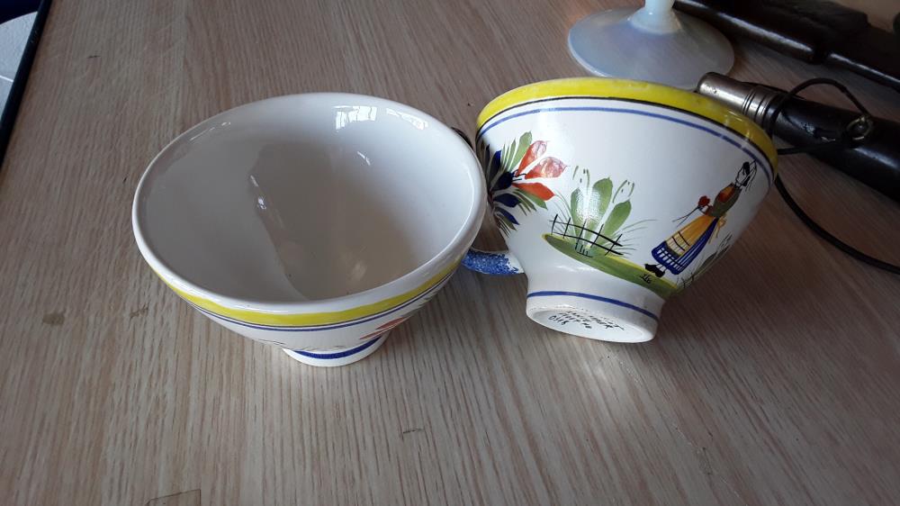 LOT DE 2 TASSES QUIMPER 