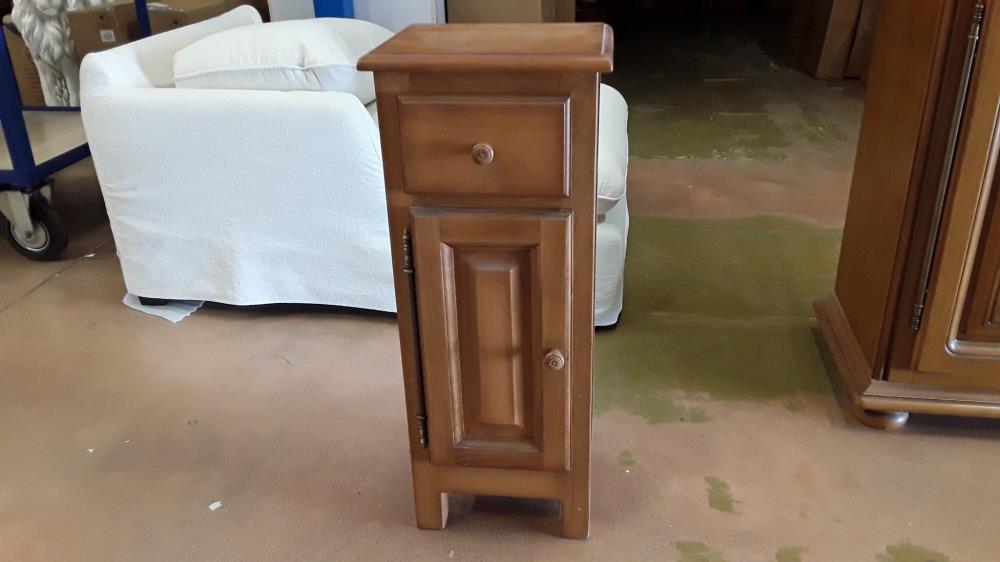 MEUBLE D'APPOINT CHENE 1P 1T